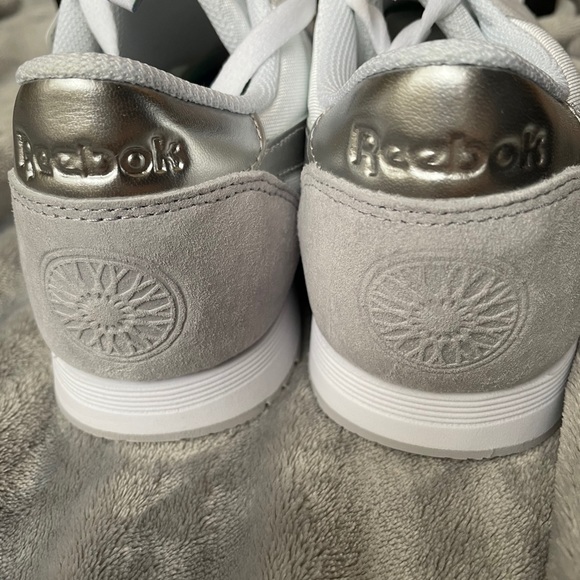 SoulCycle x Reebok Exclusive White/Grey Sneaker - Picture 6 of 13